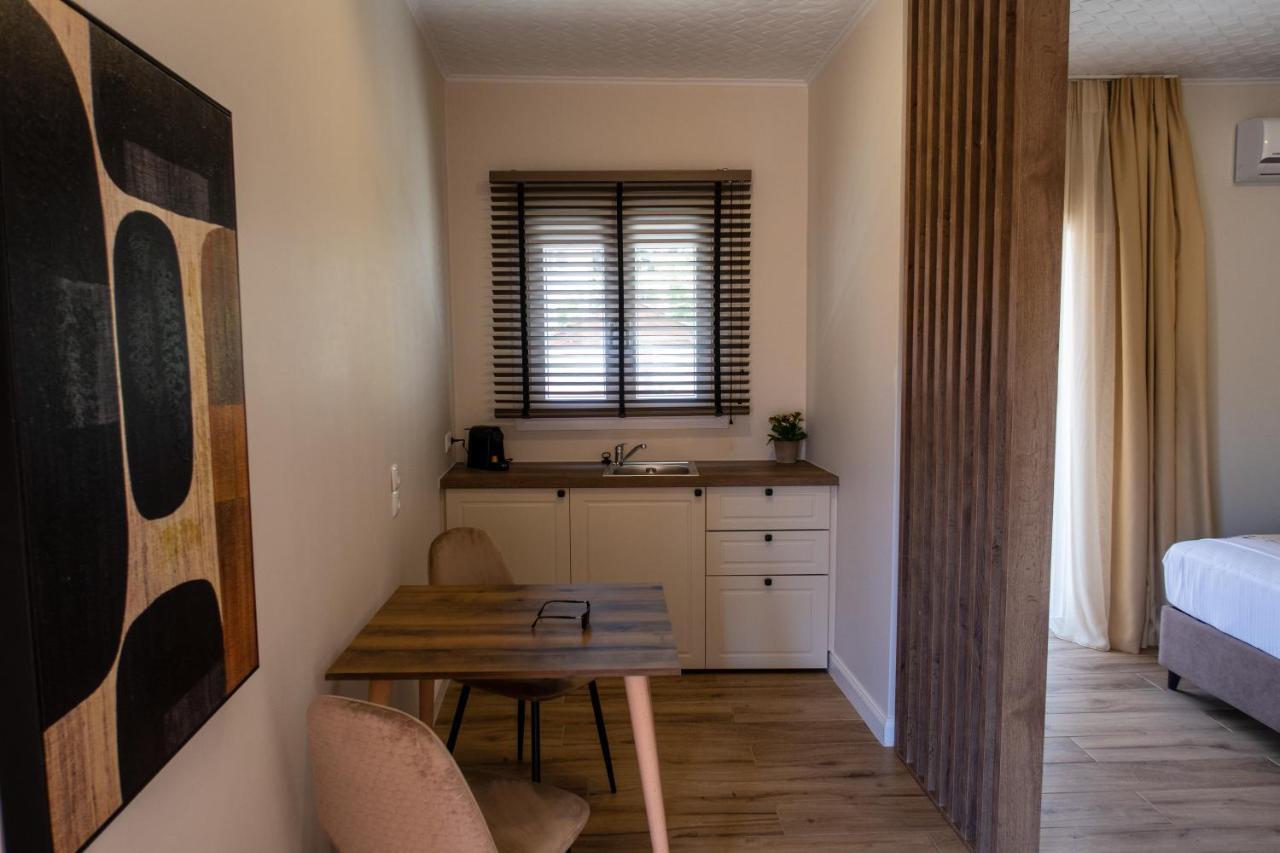 Cristina Apartments Гайос Екстериор снимка