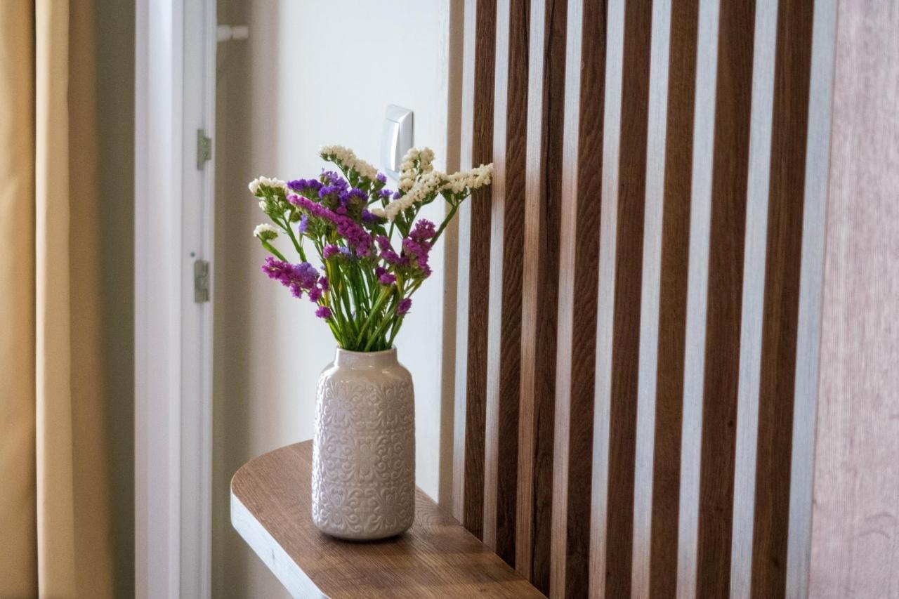 Cristina Apartments Гайос Екстериор снимка