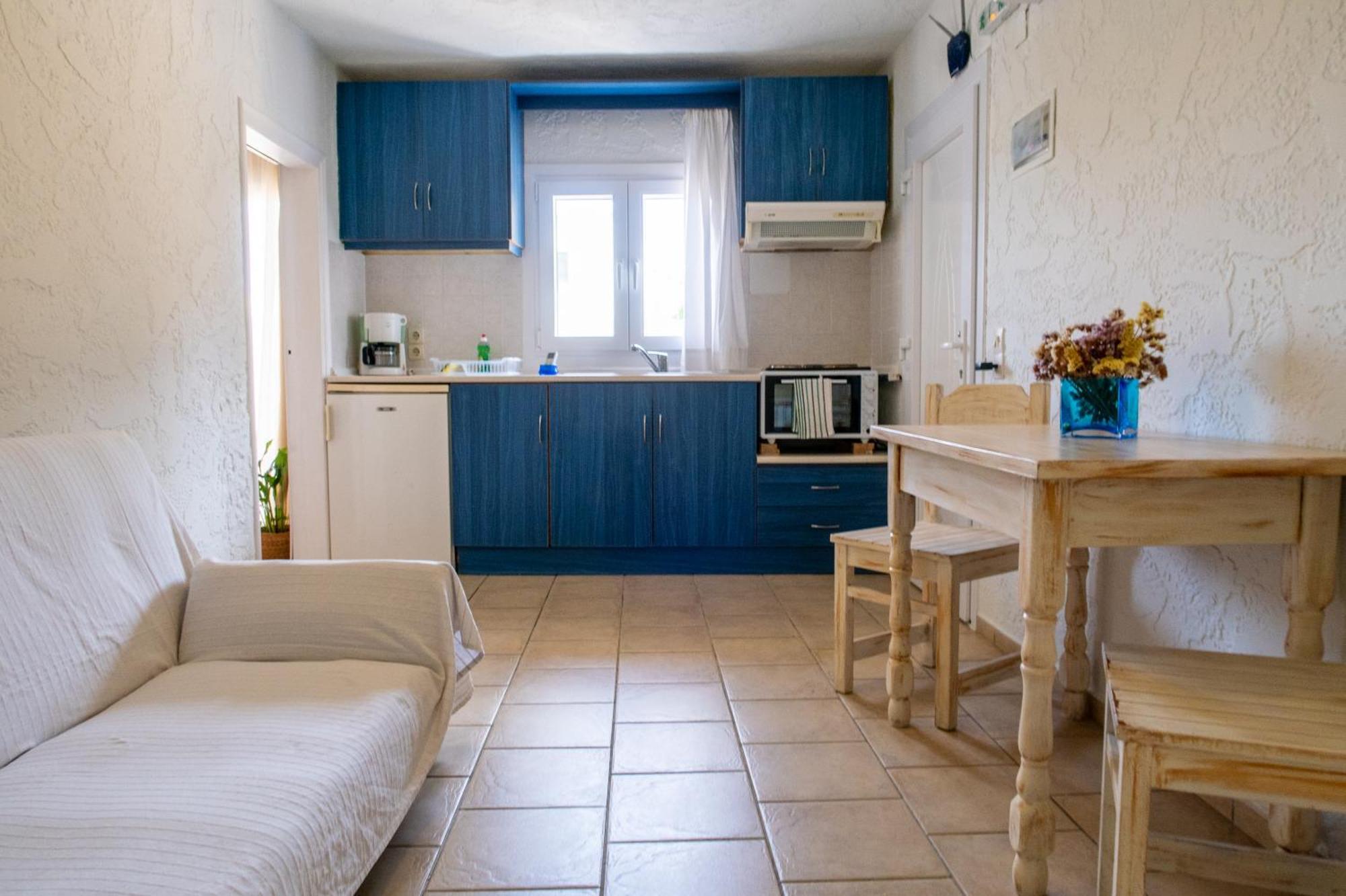 Cristina Apartments Гайос Екстериор снимка