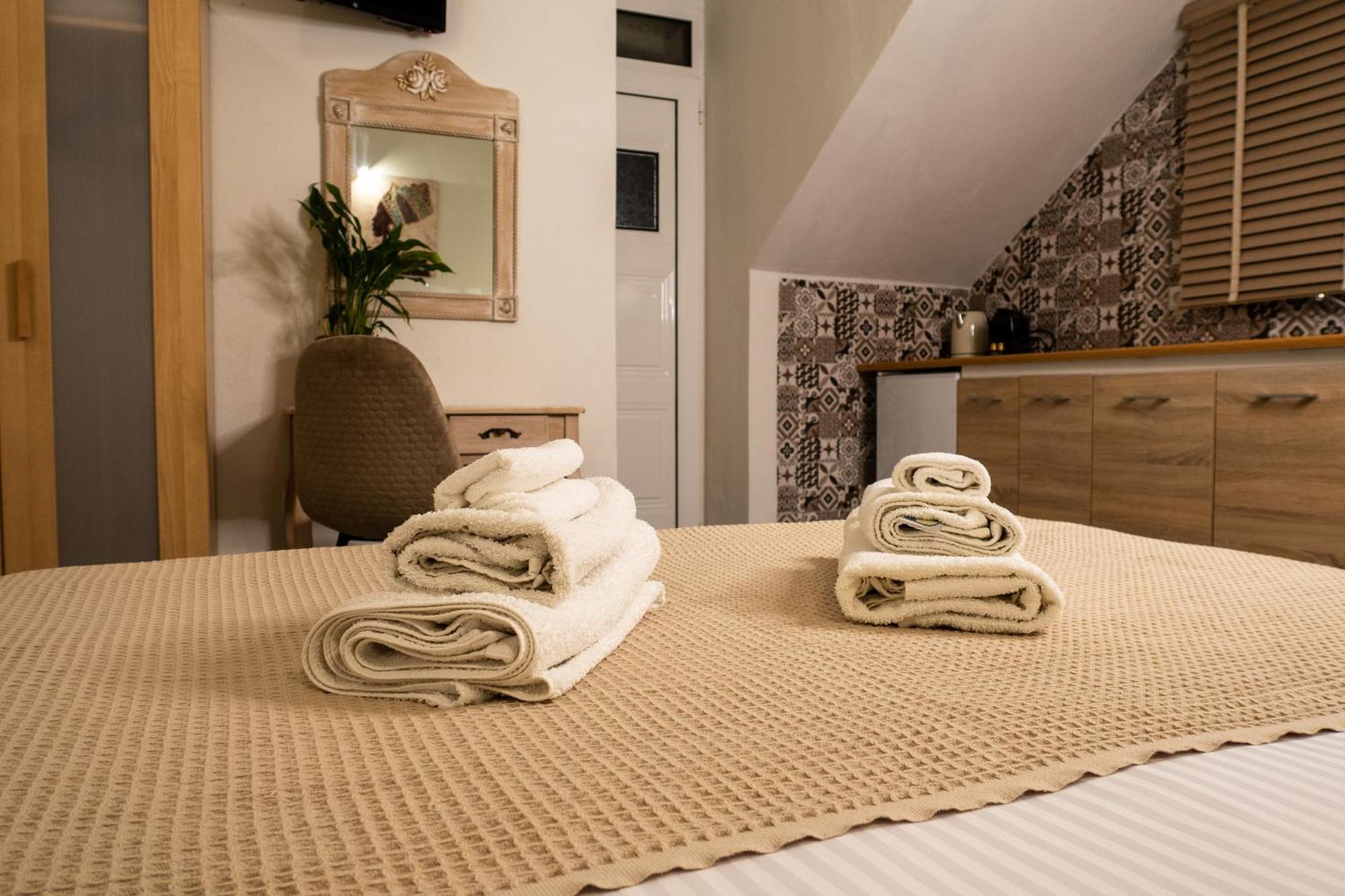 Cristina Apartments Гайос Екстериор снимка