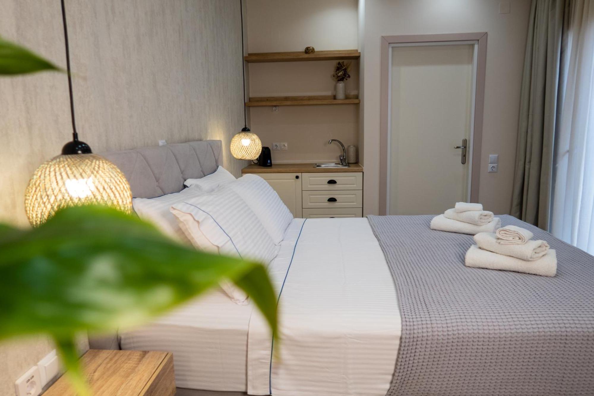 Cristina Apartments Гайос Екстериор снимка