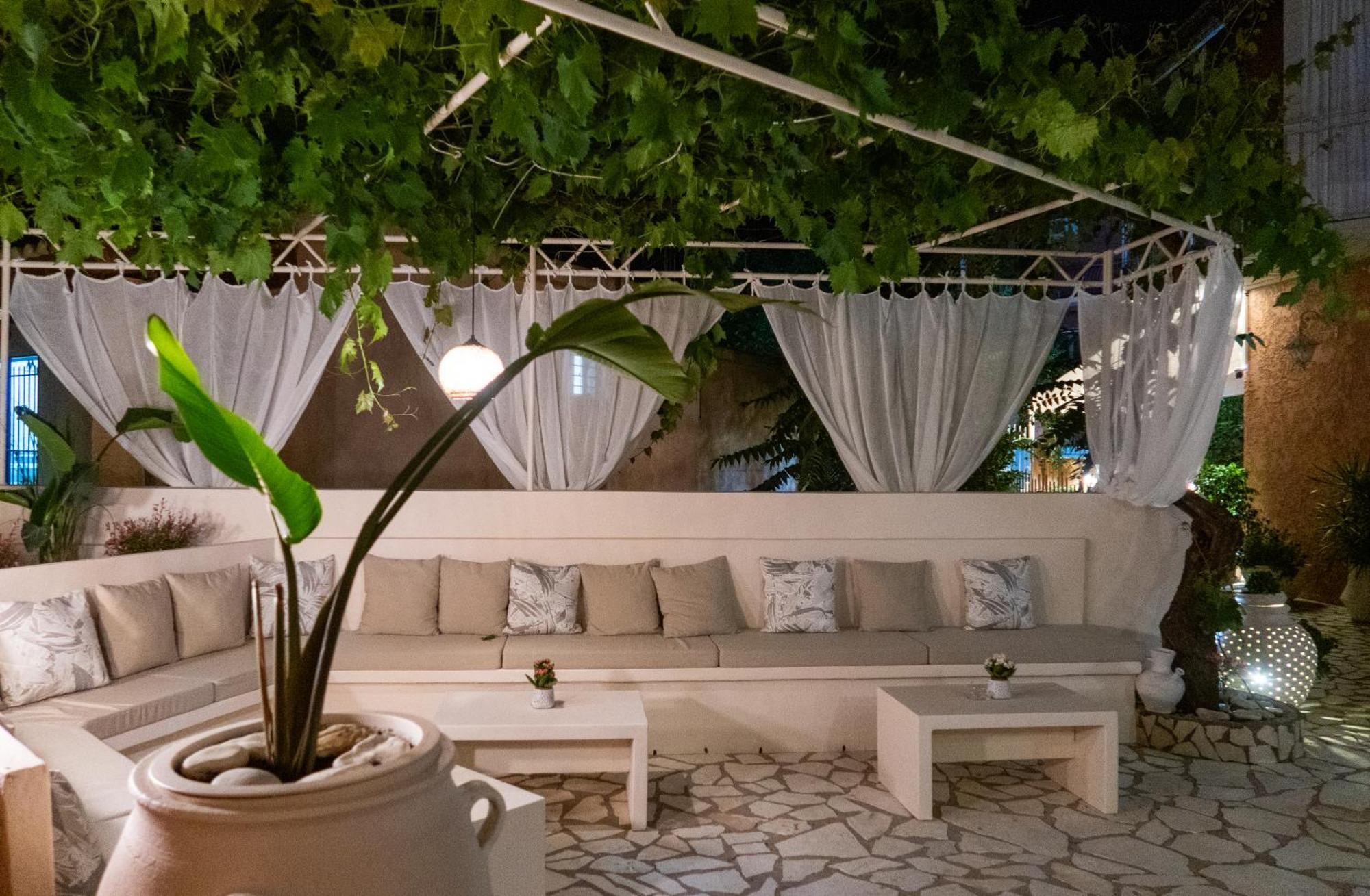 Cristina Apartments Гайос Екстериор снимка