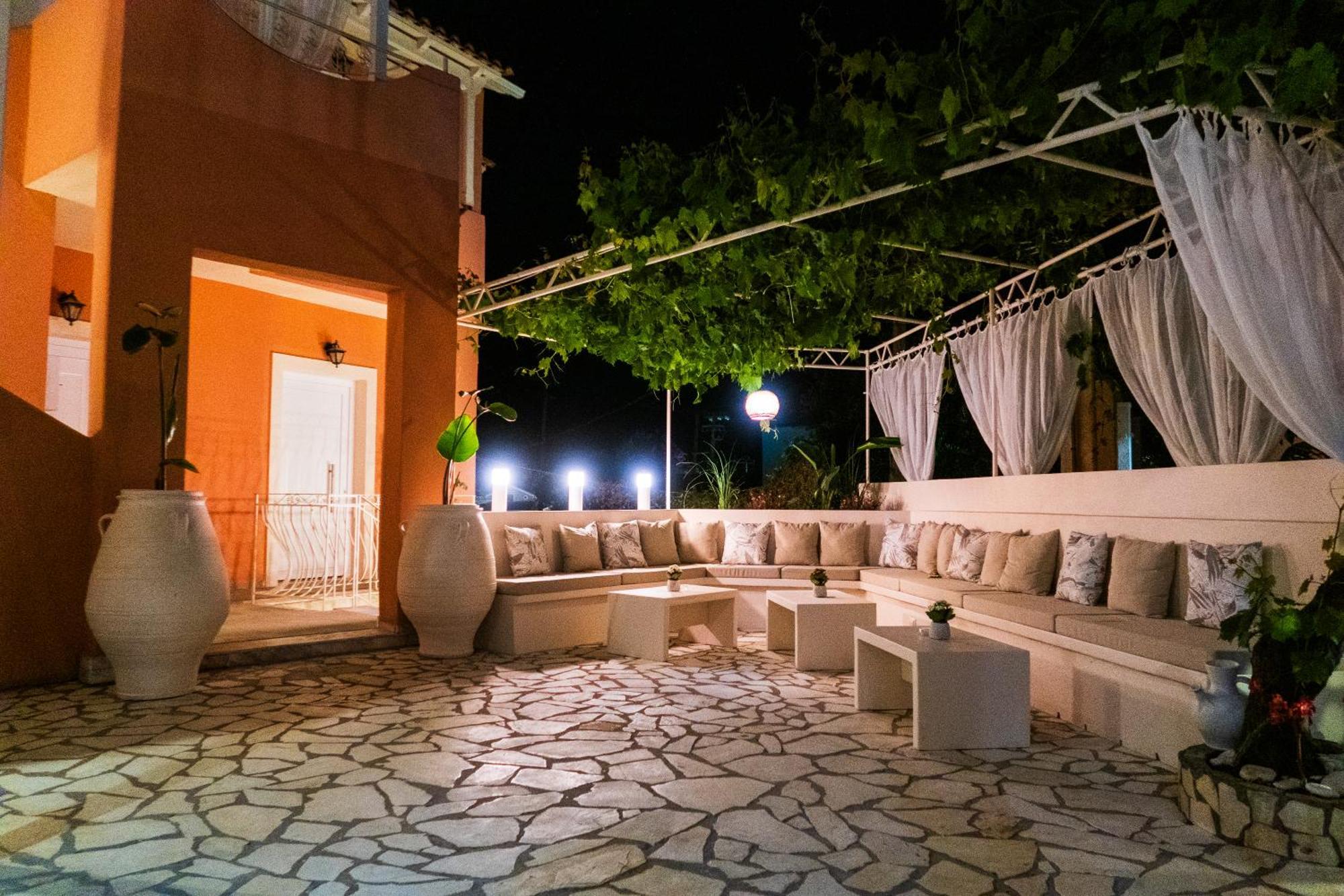 Cristina Apartments Гайос Екстериор снимка