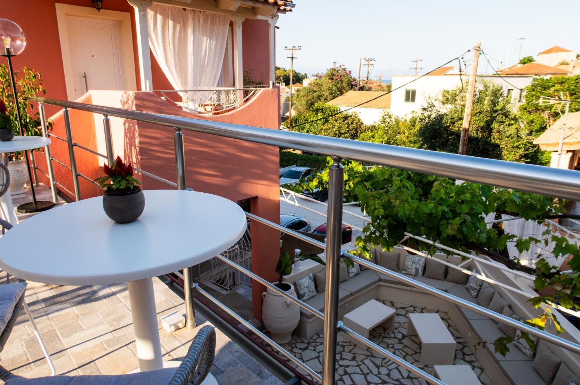 Cristina Apartments Гайос Екстериор снимка