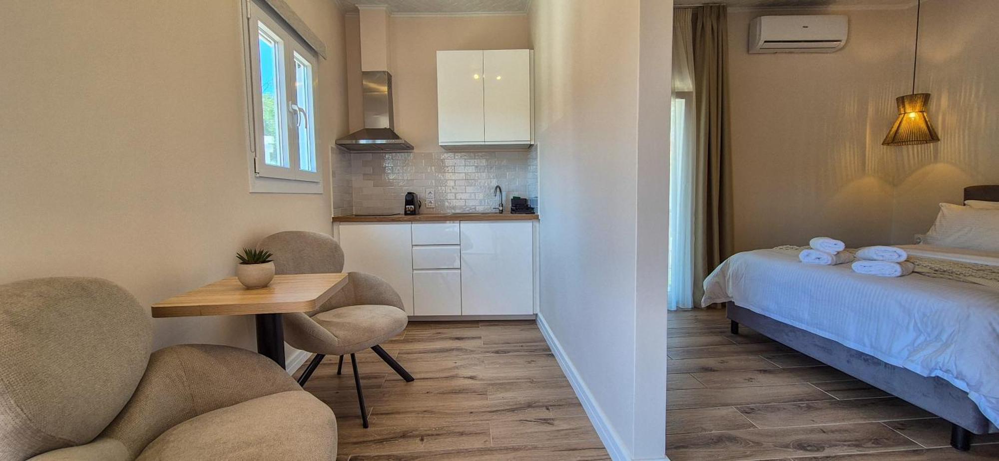 Cristina Apartments Гайос Стая снимка
